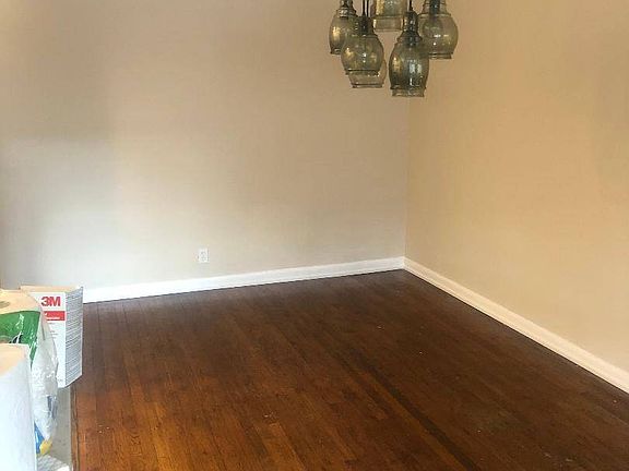 2nd image of 6917 Penelope Ave