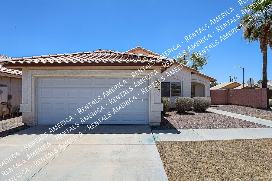 Lovely 3 BD, 2 BA Corner Lot Home in Wildflower Ranch Goodyear — Photo 2