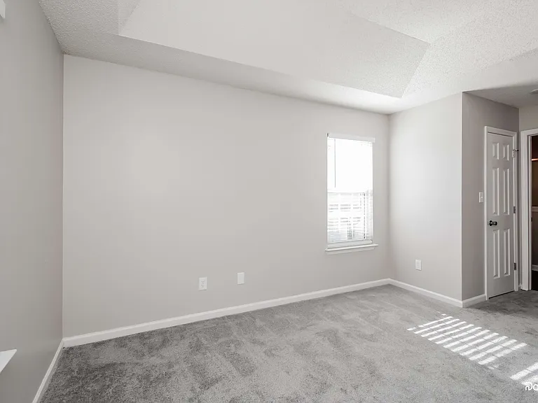 1120 Summit Hills Dr — Photo 8