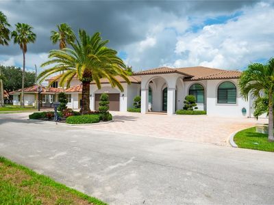 20020 Portcawl Dr, Hialeah, FL, 33015