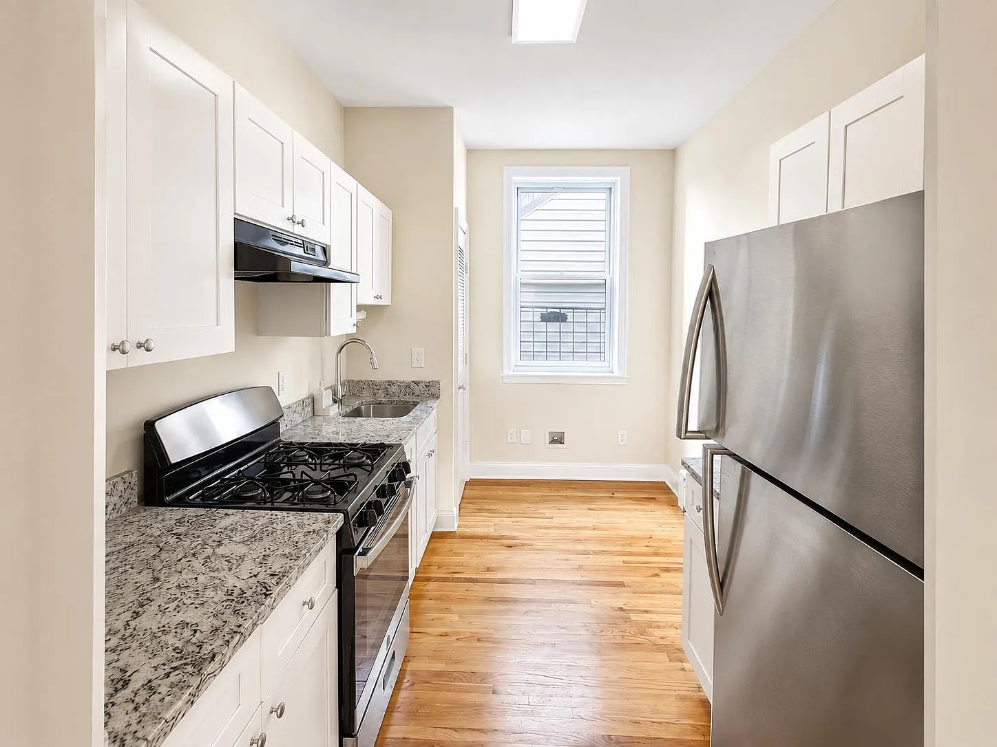 Elsie Gables Apartments — Photo 3
