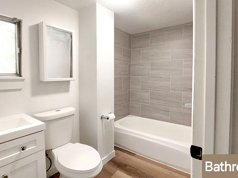 715 E Parker Ln #4 — Photo 11