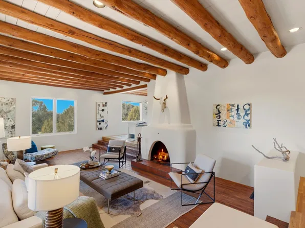 3881 Old Santa Fe Trl, Santa Fe, NM 87505
