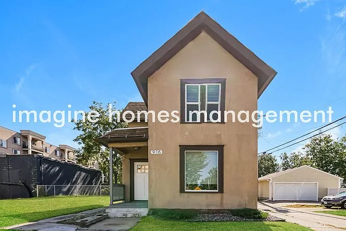 2 bed, 1.0 bath, 1300 sqft, $2,285 — Photo 2