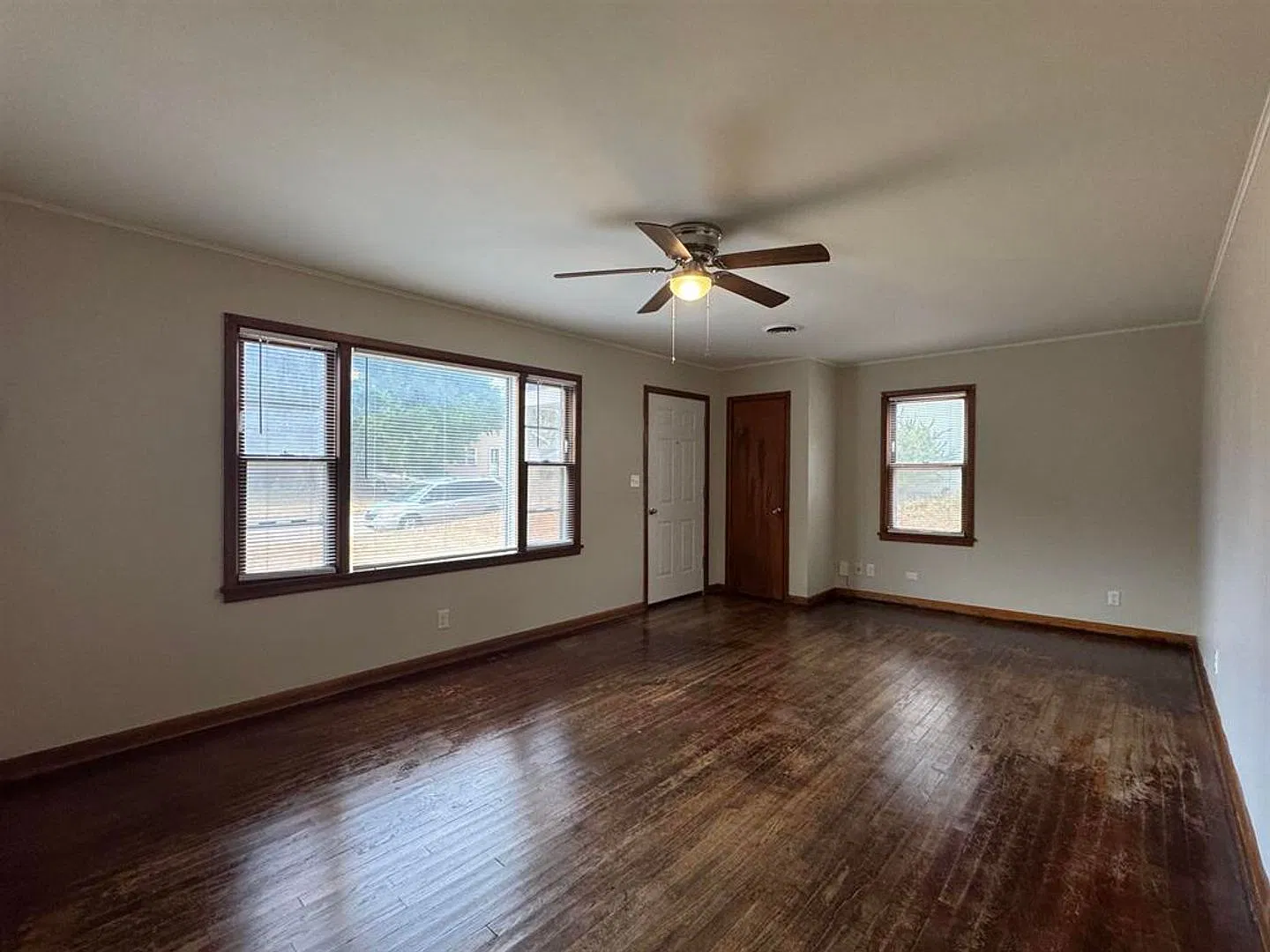 Charming 2 Bed / 1 Bath with Hardwood Floors, Garage & Storm Shelter — Photo 3