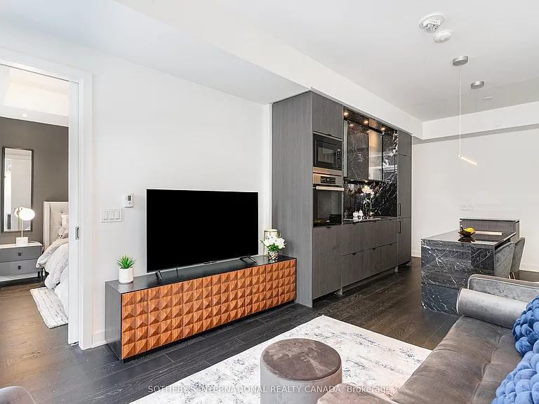 11 Yorkville Ave #1111 — Photo 5