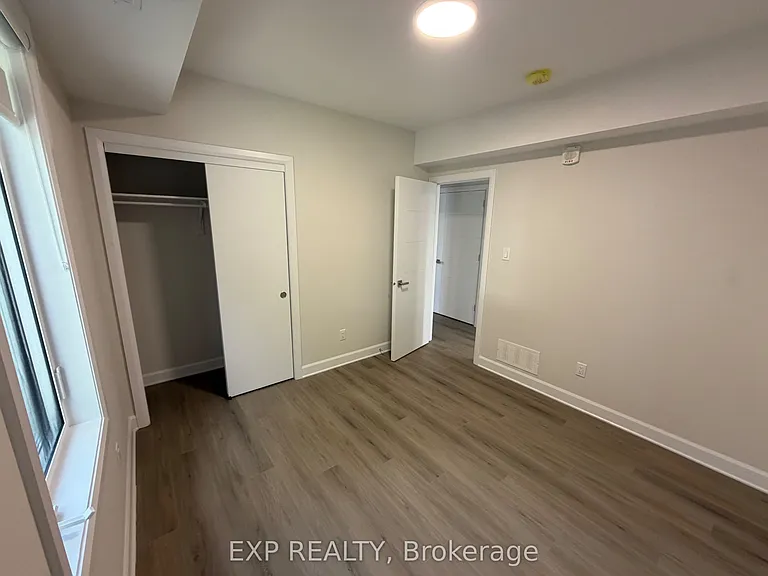 258 Montfort St — Photo 8