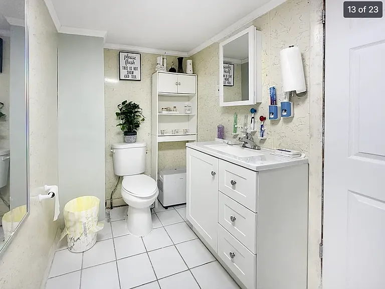 366 Alden St — Photo 1