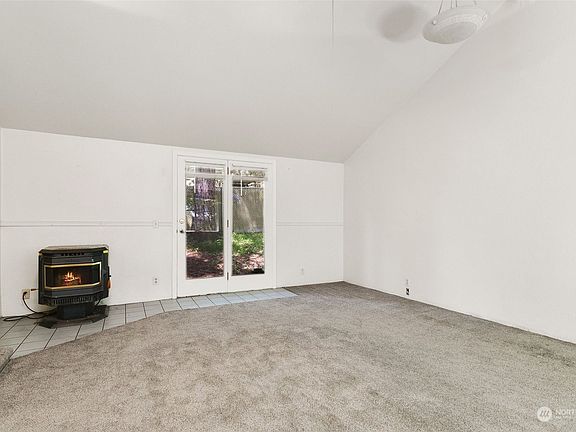 4th image of 41 SE Knight Court