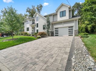 55 Cedar St, Cresskill, NJ 07626
