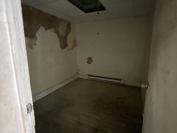 4th image of 340 S Jardin St