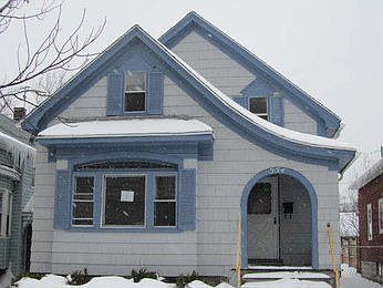 1st image of 554 Winspear Ave