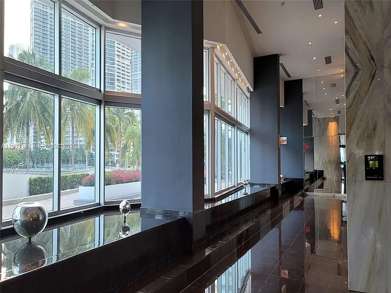 325 S Biscayne Blvd #3321 — Photo 42