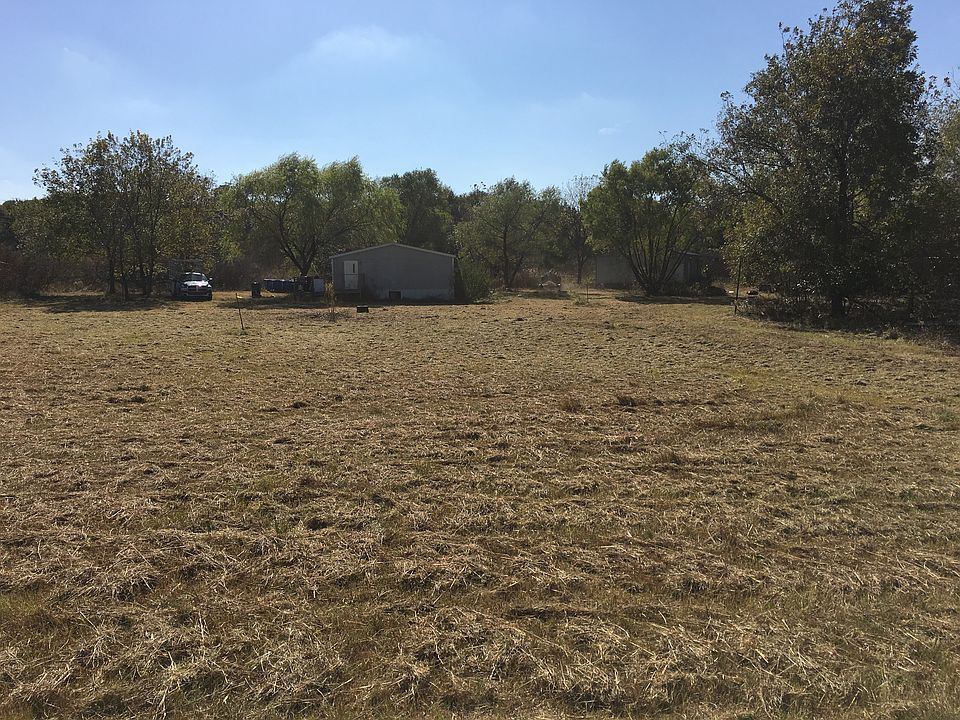 2nd image of 329327 E 912th Rd