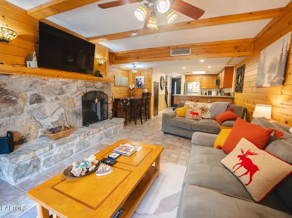 260 Roaring Fork Rd APT 217, Gatlinburg, TN 37738