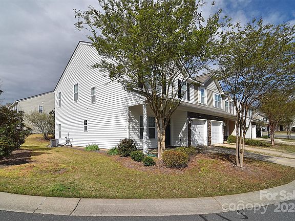 2nd image of 13776 Singleleaf Ln