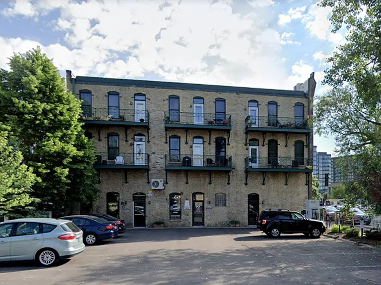 1025 Washington Ave S — Photo 12