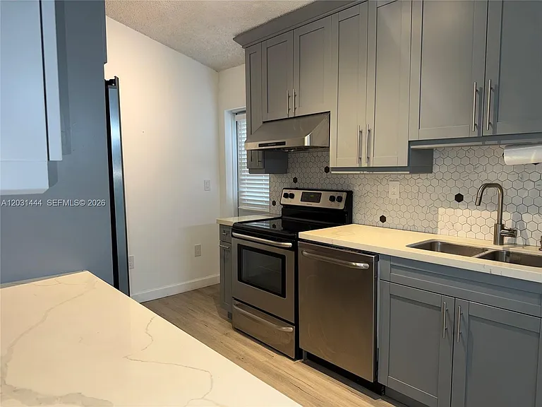 20333 NW 36th Ave — Photo 3