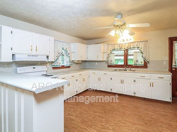 5th image of 6822 Wallis Dr