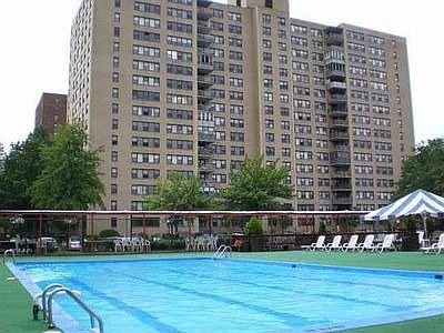 2nd image of 10 Huron Ave APT 15B