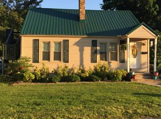 213 E Chestnut St, Puryear, TN 38251