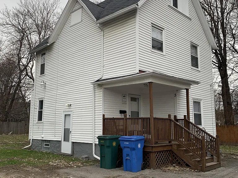 3 Schell Pl #5 — Photo 1