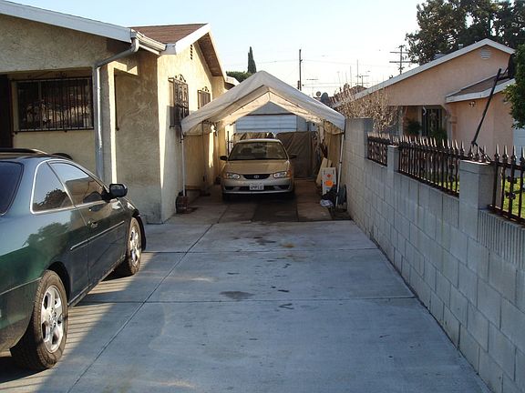 the driveway!!! 6 cars plus garage!