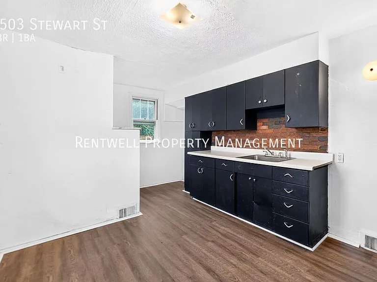 2503 Stewart St — Photo 1