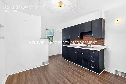 2503 Stewart St Photo 1