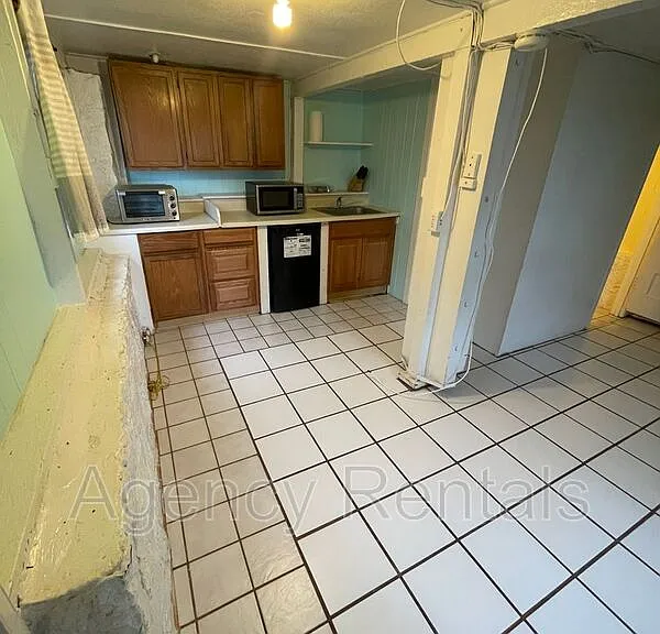 4342 Sierra Dr #BASEMENT STUDIO — Photo 2