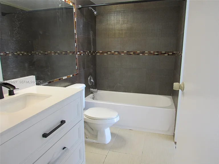 7601 E Treasure Dr #2210 — Photo 10