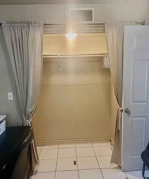 727 Penn St #2 — Photo 14