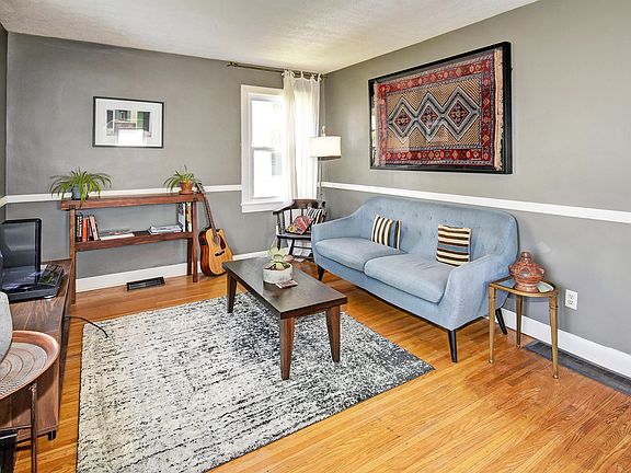 3rd image of 1010 Wagner Ave