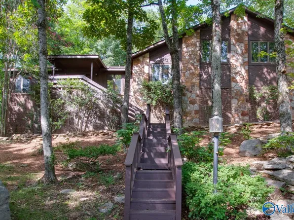 1423 Chandler Rd SE, Huntsville, AL 35801