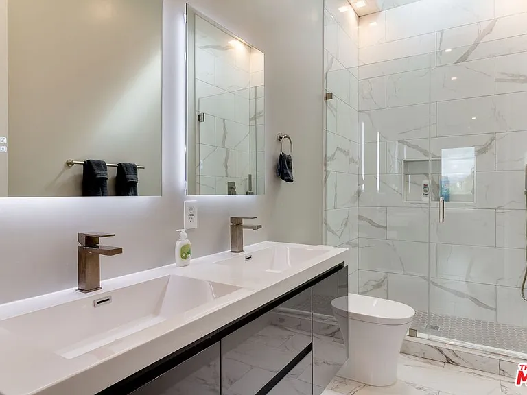 4826 W Pickford — Photo 37