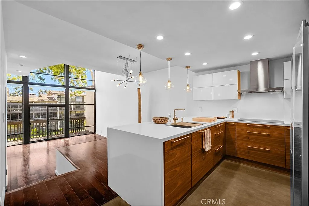 2 bed, 1415 sqft, $7,000 — Photo 4