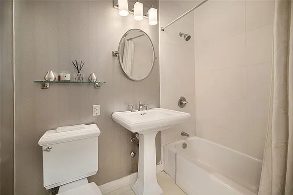 Sold by Qwest Residential Downtown LLC | media 12
