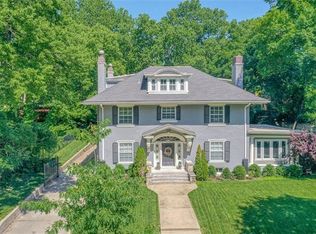 3719 Gillham Rd, Kansas City, MO 64109