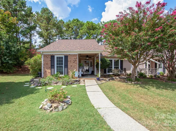 6818 Copernicus Cir, Charlotte, NC 28226