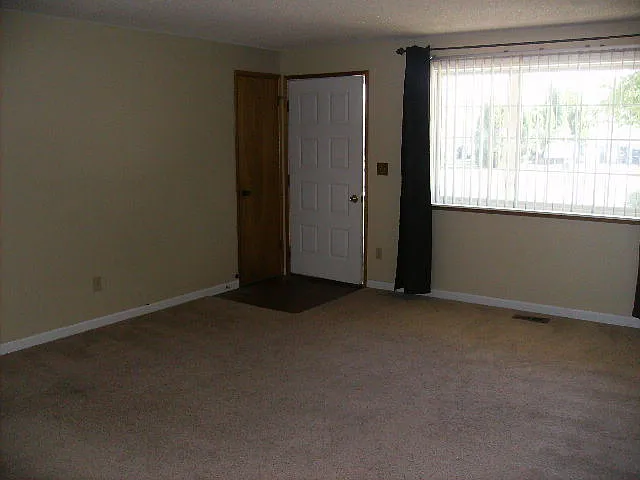 1826 S Monroe St — Photo 4