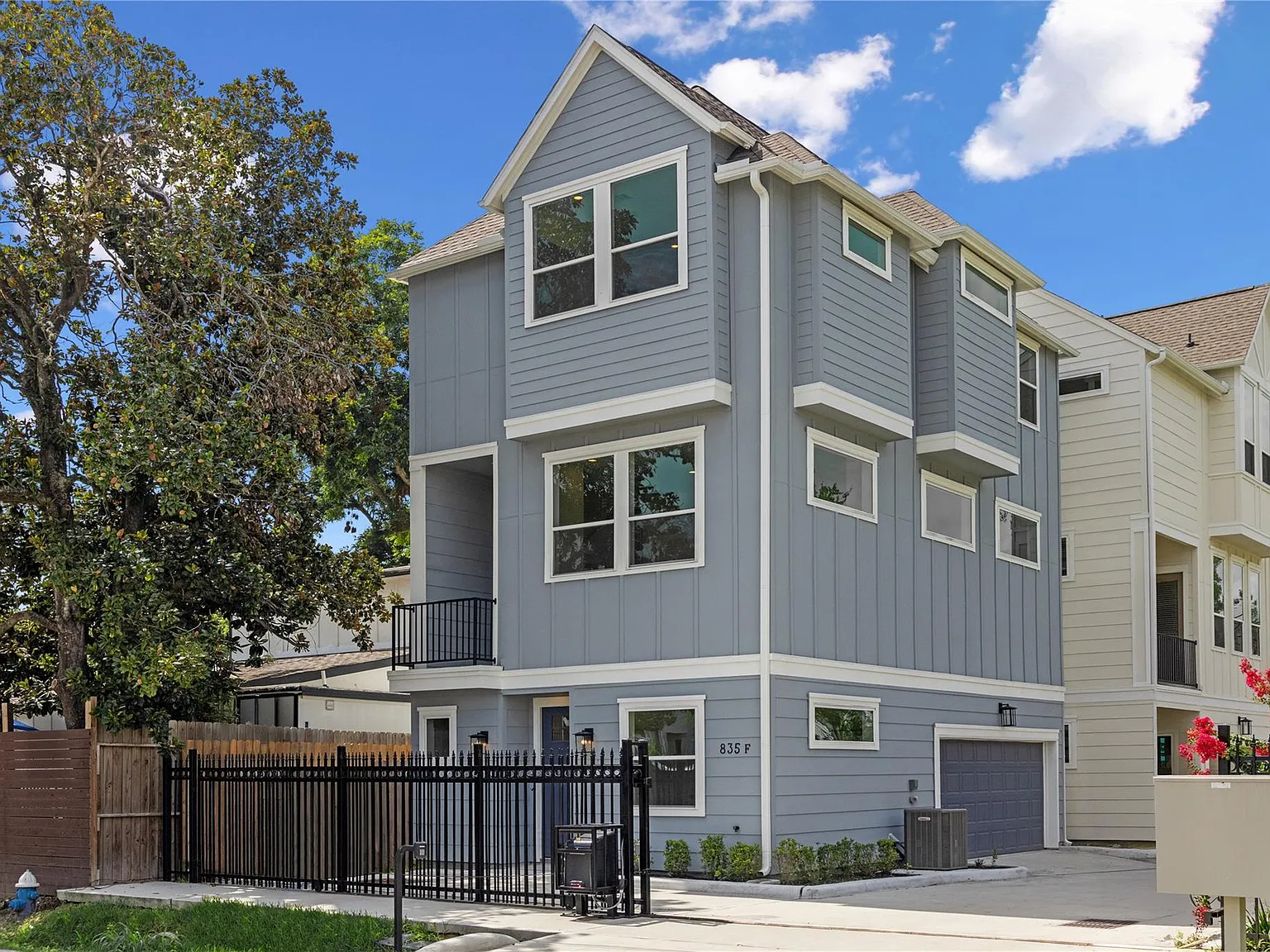 3 bed, 3.5 bath, 1807 sqft, $2,500 — Photo 3