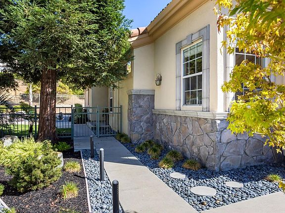 2nd image of 5915 Pistoia Way