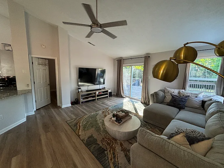 218 Walter Ct — Photo 38