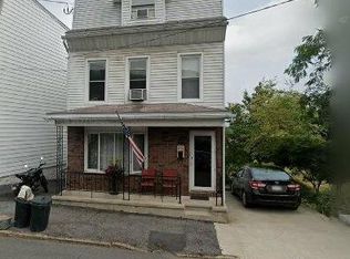 1952 Mahantongo St, Pottsville, PA 17901