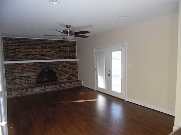 Large den/family room