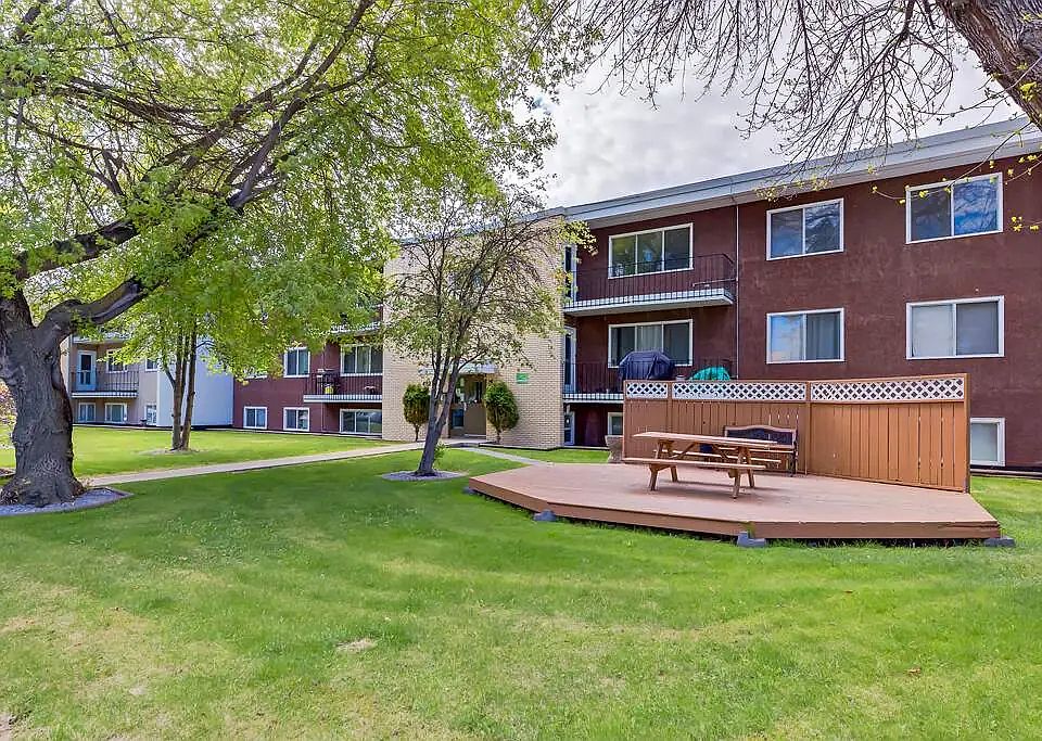 1st image of 4821 46th St #1428111