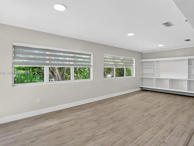 6090 SW 63rd Ave — Photo 11