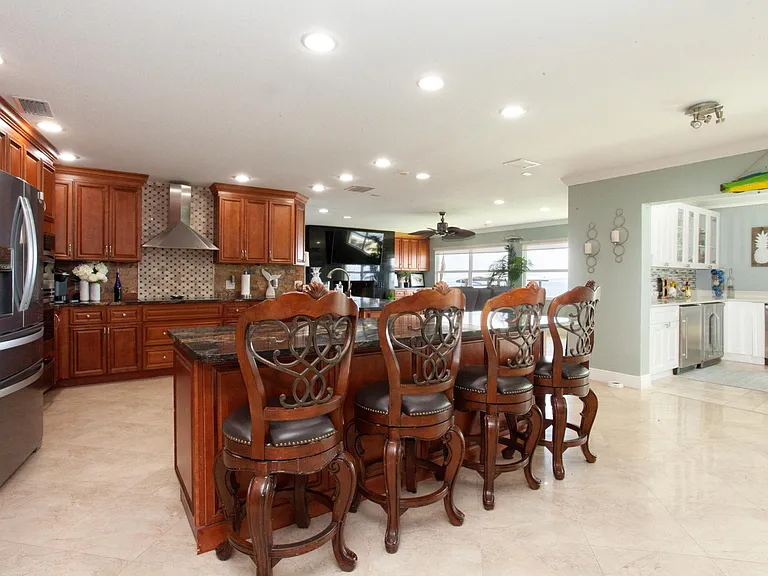 3700 Coquina Key Dr SE — Photo 11