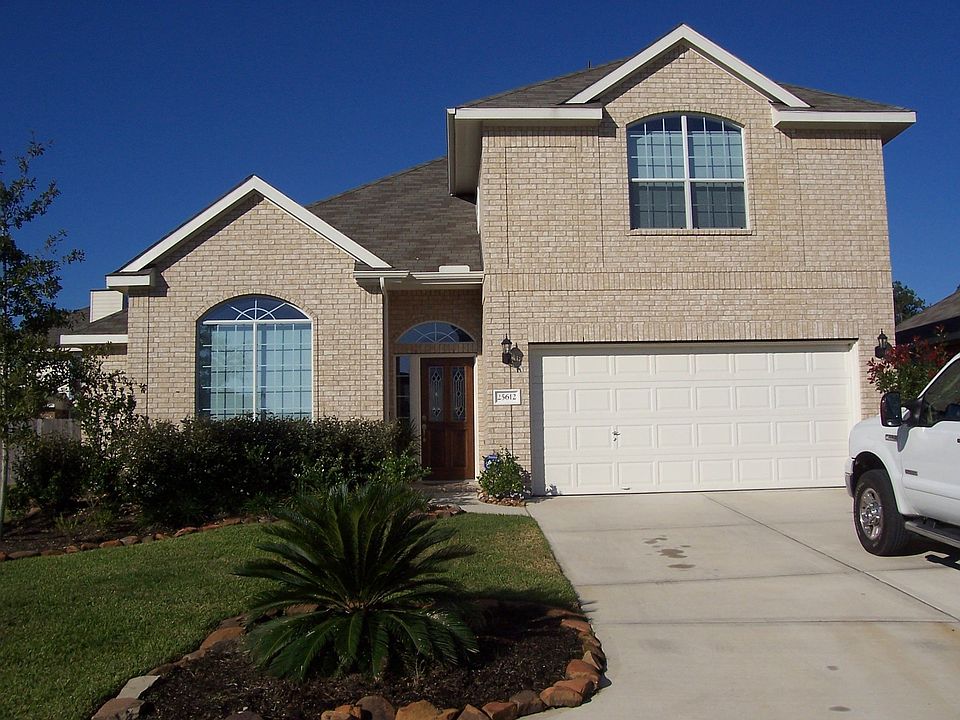 Brick home on large cul-de-sac lot