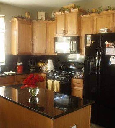 Granite kitchen!